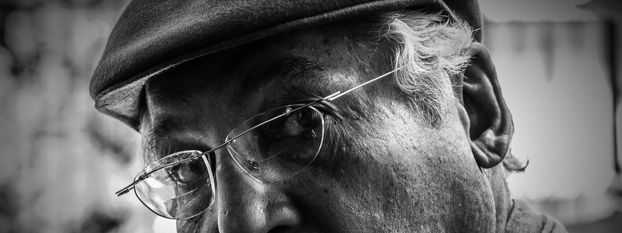 glasses senior man hat bw