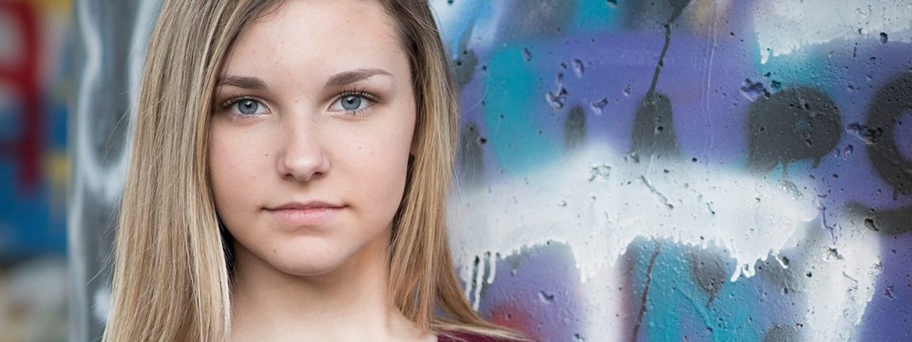 Pretty Young Teen Girl 1280x480